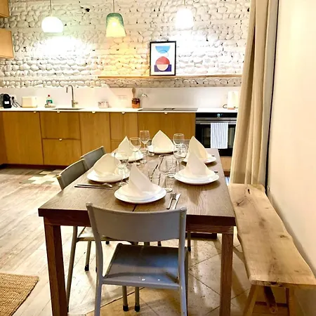 Confort T3 Hyper Centre Terrasse Metro Apartment